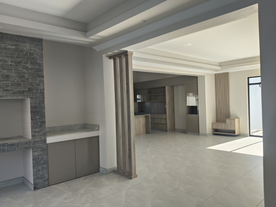 4 Bedroom Property for Sale in Fountains Estate Eastern Cape